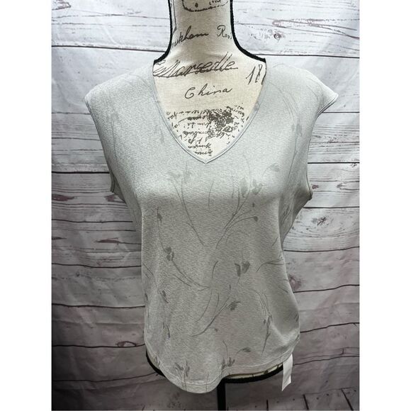 Rena‎ Rowan medium sleeveless light green top -2165 - Picture 1 of 2